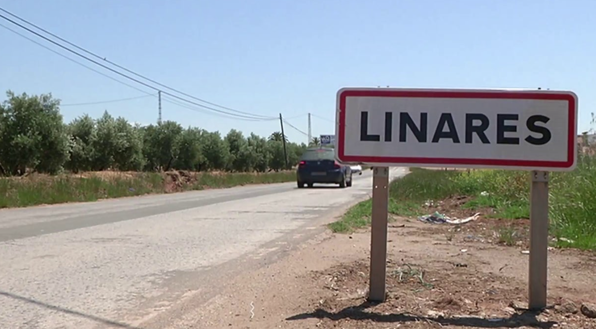 Encuentran cuerpos calcinados dentro de auto incendiado en Linares
